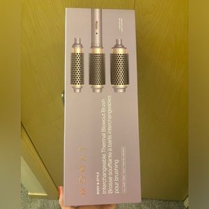 Monat Blow Dr Brush